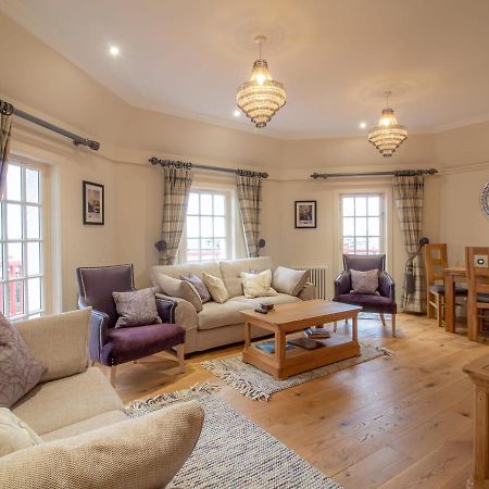 Luxury Royal Mile Apartment By The Castle - Sleeps 4 エディンバラ エクステリア 写真