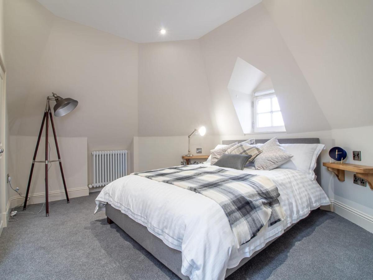 Luxury Royal Mile Apartment By The Castle - Sleeps 4 エディンバラ エクステリア 写真