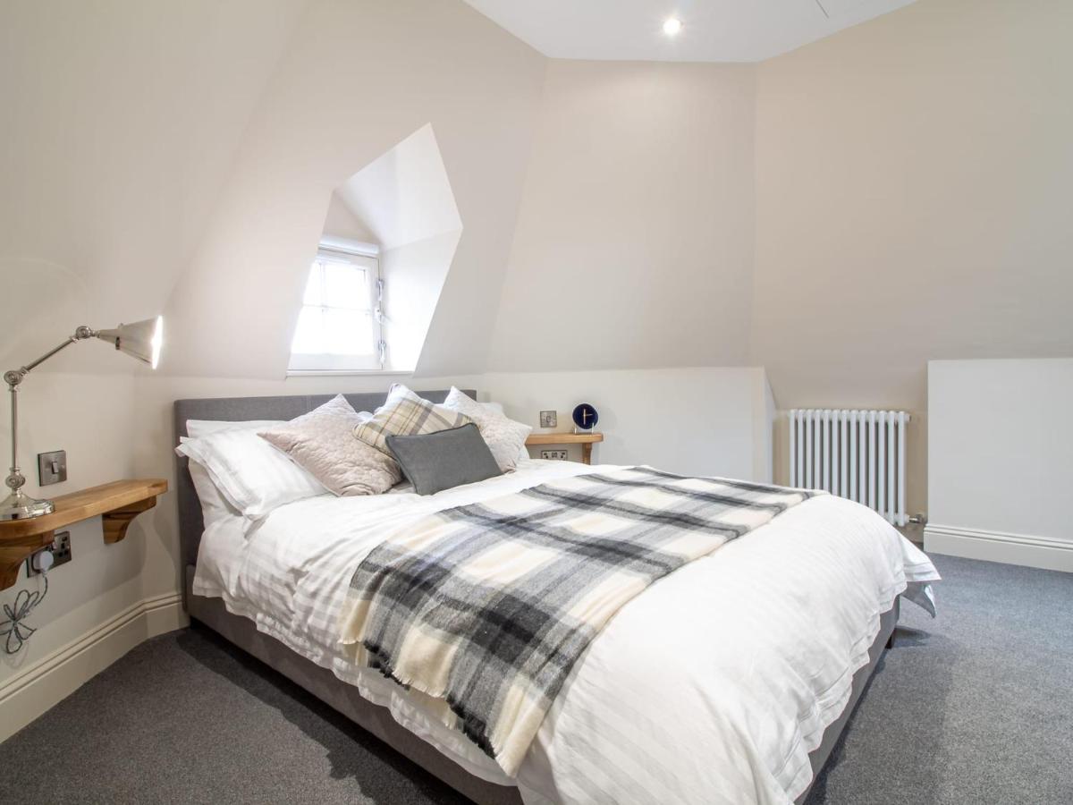 Luxury Royal Mile Apartment By The Castle - Sleeps 4 エディンバラ エクステリア 写真