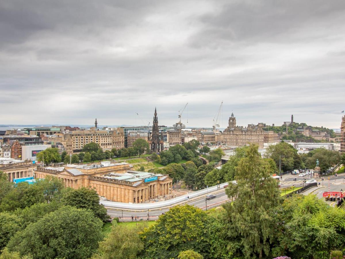 Luxury Royal Mile Apartment By The Castle - Sleeps 4 エディンバラ エクステリア 写真