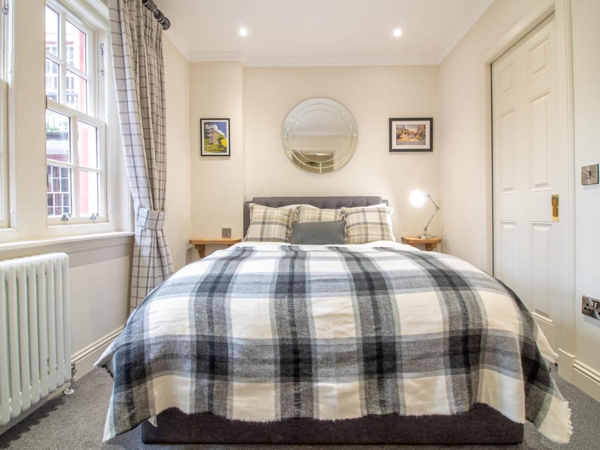 Luxury Royal Mile Apartment By The Castle - Sleeps 4 エディンバラ エクステリア 写真