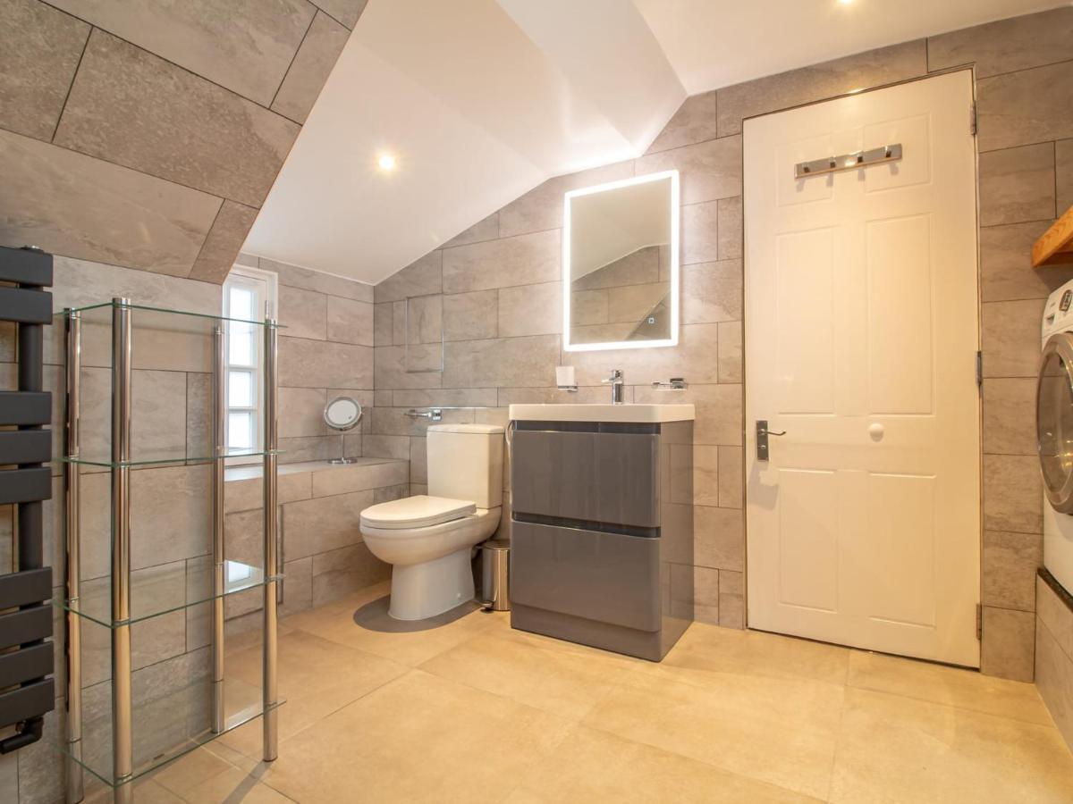 Luxury Royal Mile Apartment By The Castle - Sleeps 4 エディンバラ エクステリア 写真