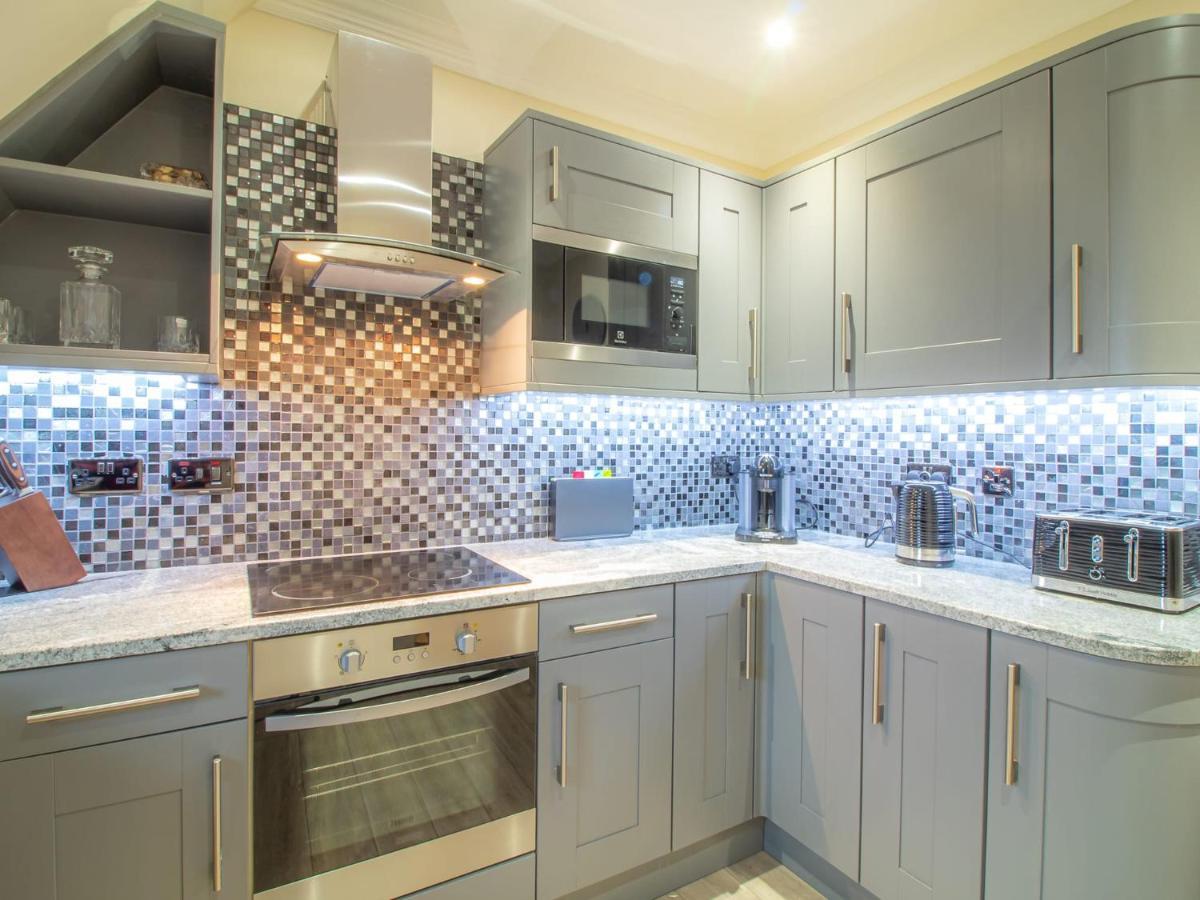 Luxury Royal Mile Apartment By The Castle - Sleeps 4 エディンバラ エクステリア 写真
