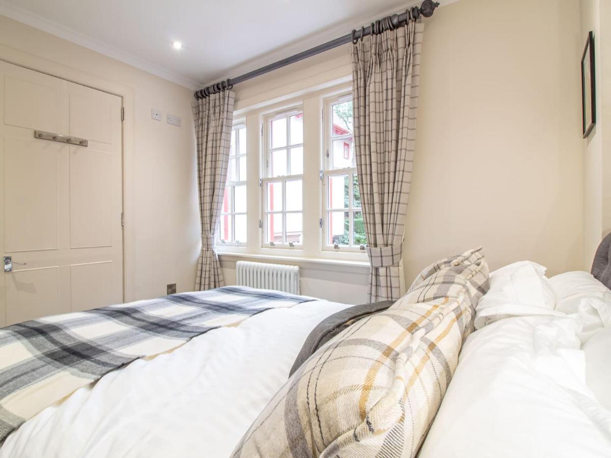 Luxury Royal Mile Apartment By The Castle - Sleeps 4 エディンバラ エクステリア 写真