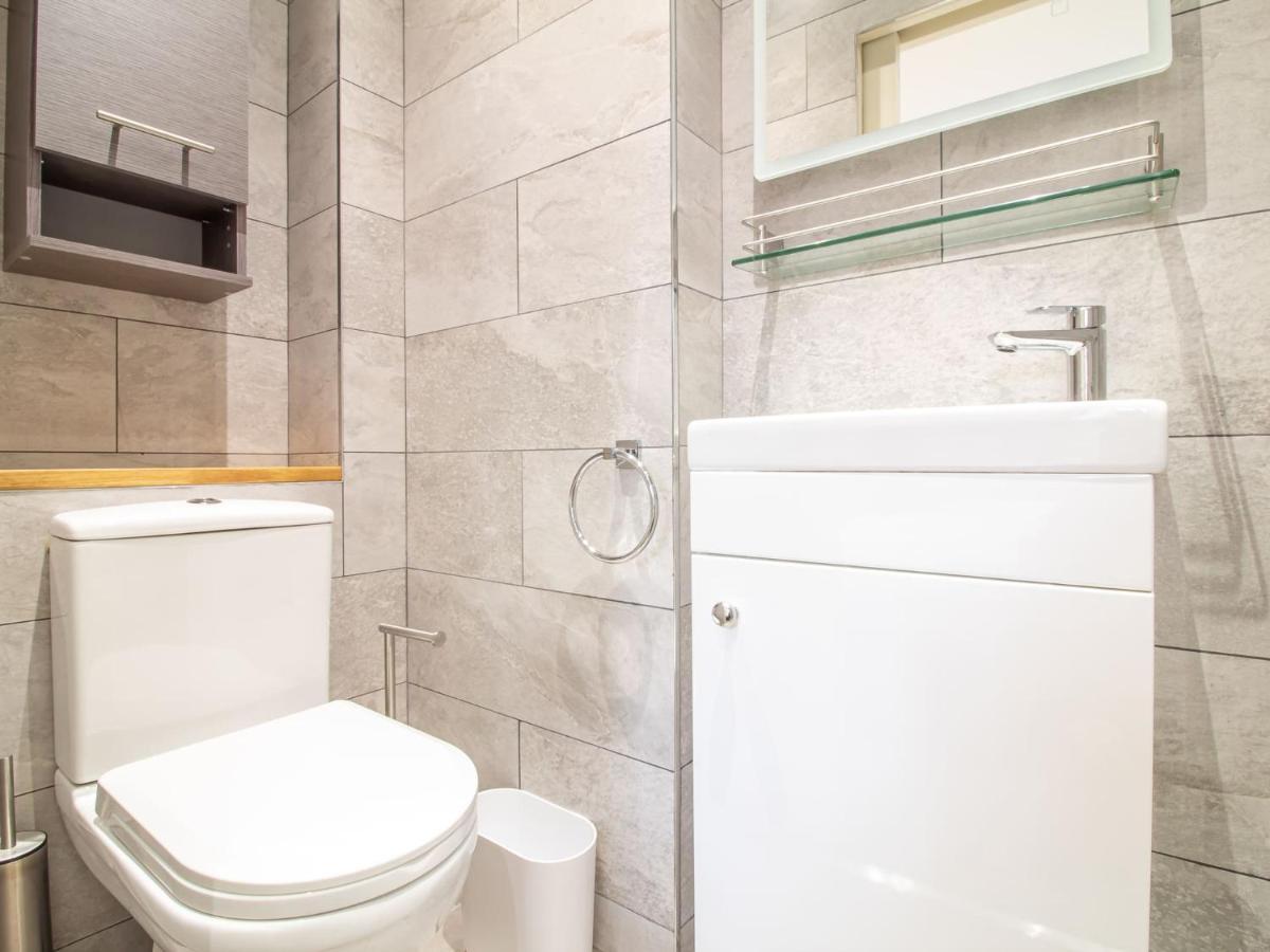 Luxury Royal Mile Apartment By The Castle - Sleeps 4 エディンバラ エクステリア 写真